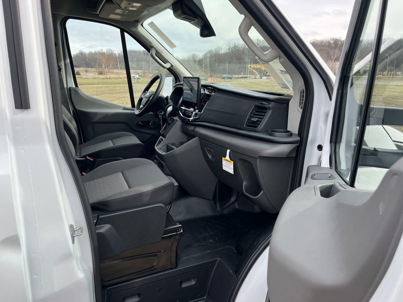 Used 2024 Oxford White Ford T350 AWD SRW image 12