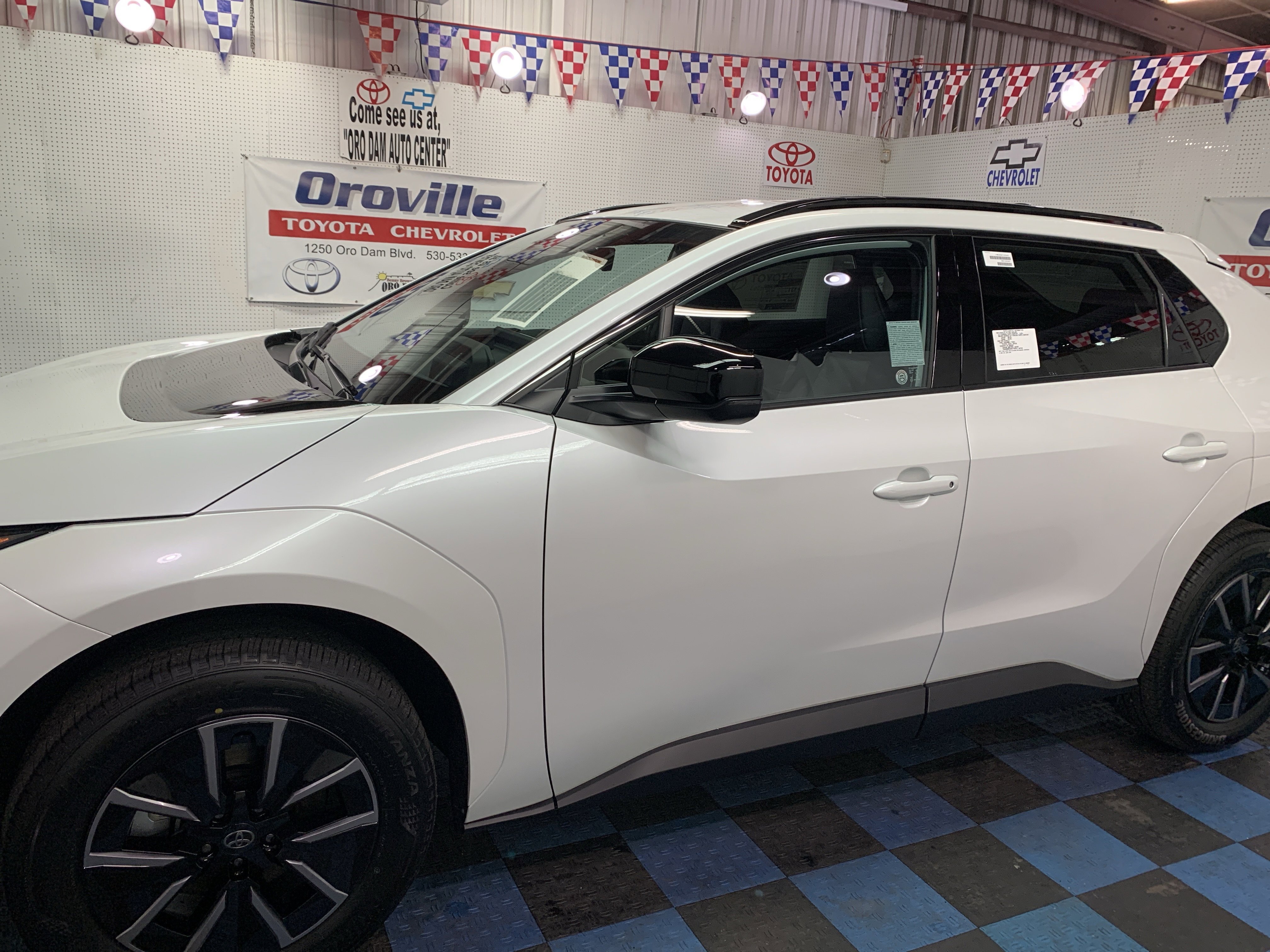 2026 Toyota bZ XLE - Photo 2