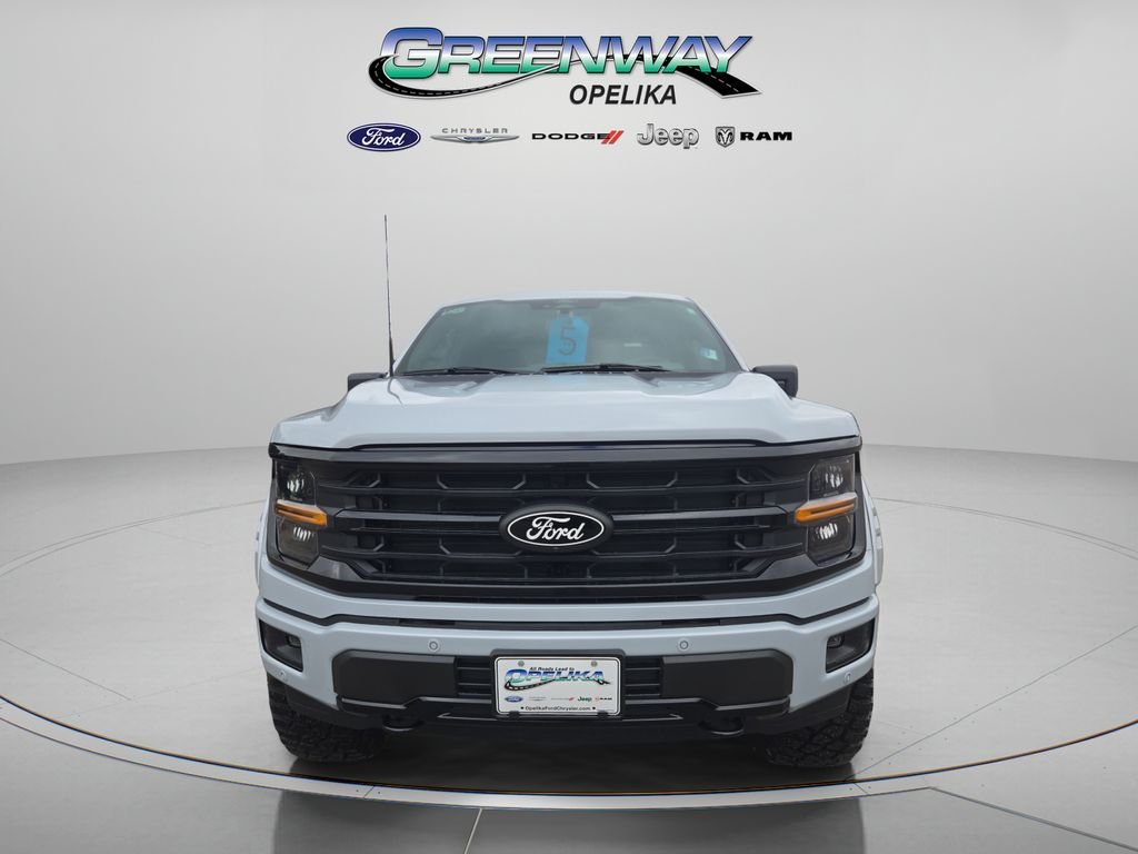 New 2025 White Ford XLT image 2