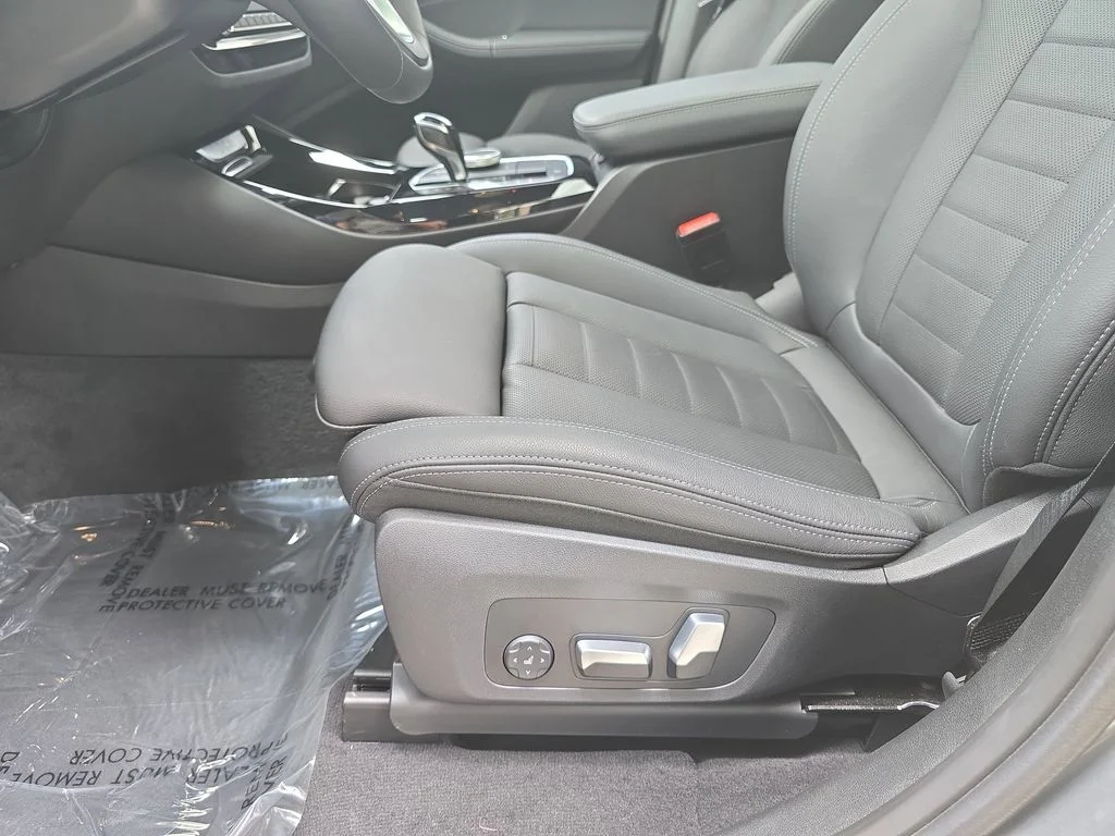 Used 2023 Gray BMW sDrive30i image 27