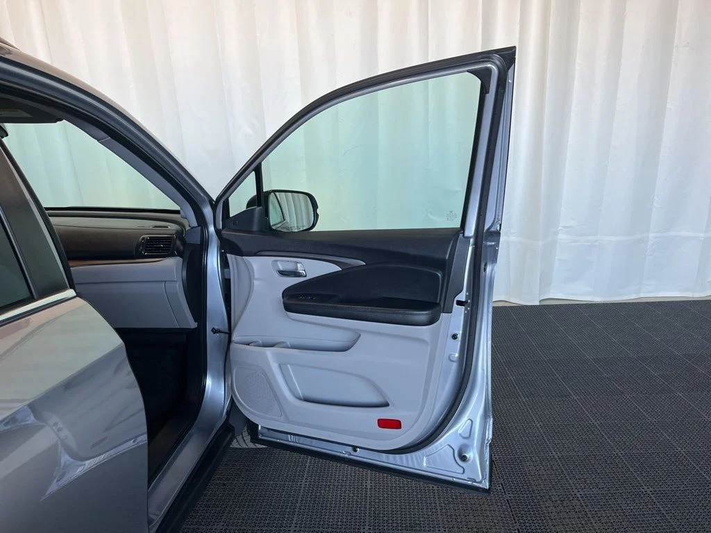 Used 2022 Gray Honda Special Edition image 20