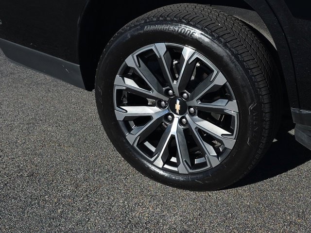 Used 2025 Black Chevrolet High Country image 11