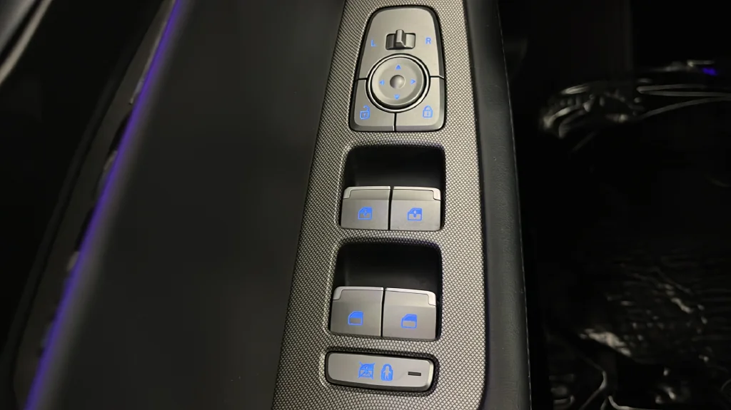 Used 2021 Black Hyundai Limited image 32