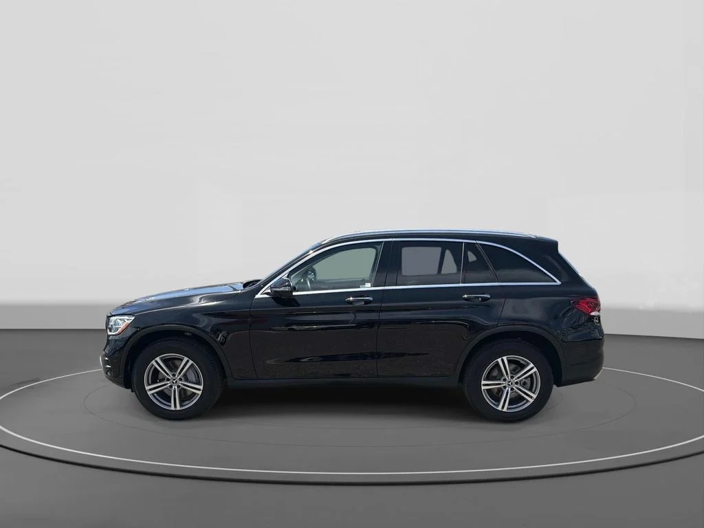 Used 2022 Black Mercedes-Benz 300 image 4