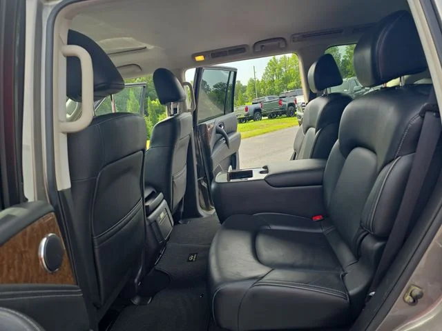 Used 2017 Gray INFINITI Base image 16