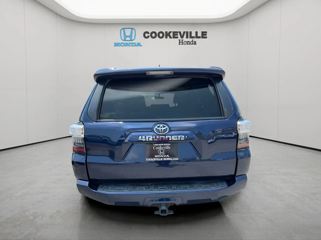 Used 2018 Nautical Blue Metallic Toyota SR5 image 6