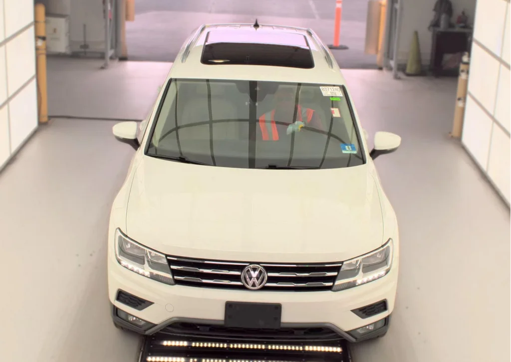Used 2020 Pure White Volkswagen 2.0T SEL image 8