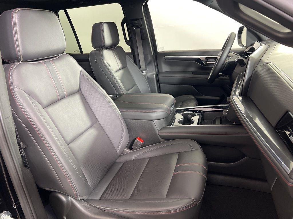 Used 2025 Black Chevrolet RST image 27