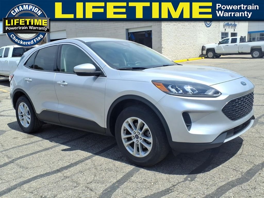 Used 2020 Silver Ford SE image 1
