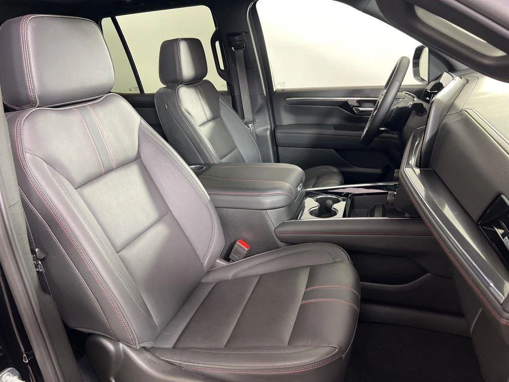 Used 2025 Black Chevrolet RST image 27