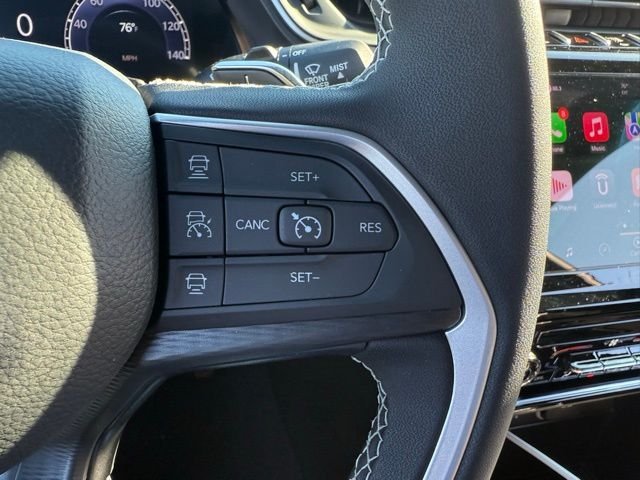 New 2025 Silver Zynith Exterior Paint Jeep Laredo image 19
