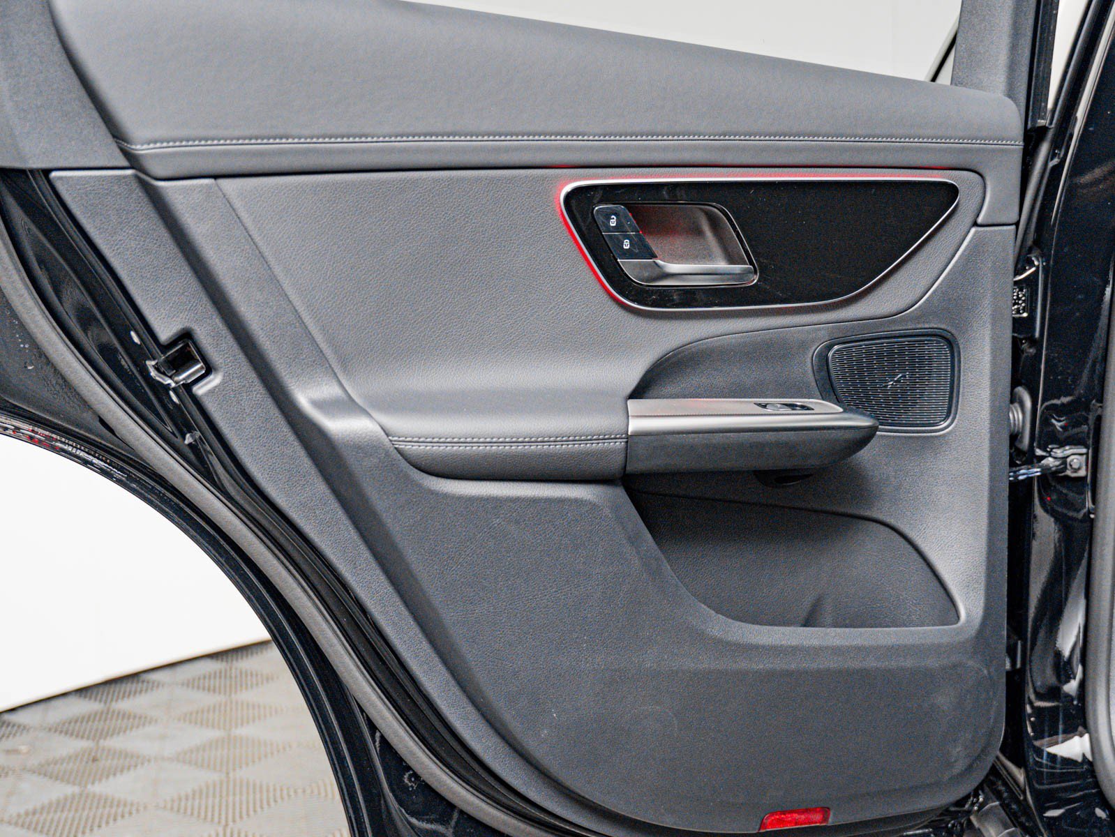 New 2026 Black Mercedes-Benz GLC 300 image 24