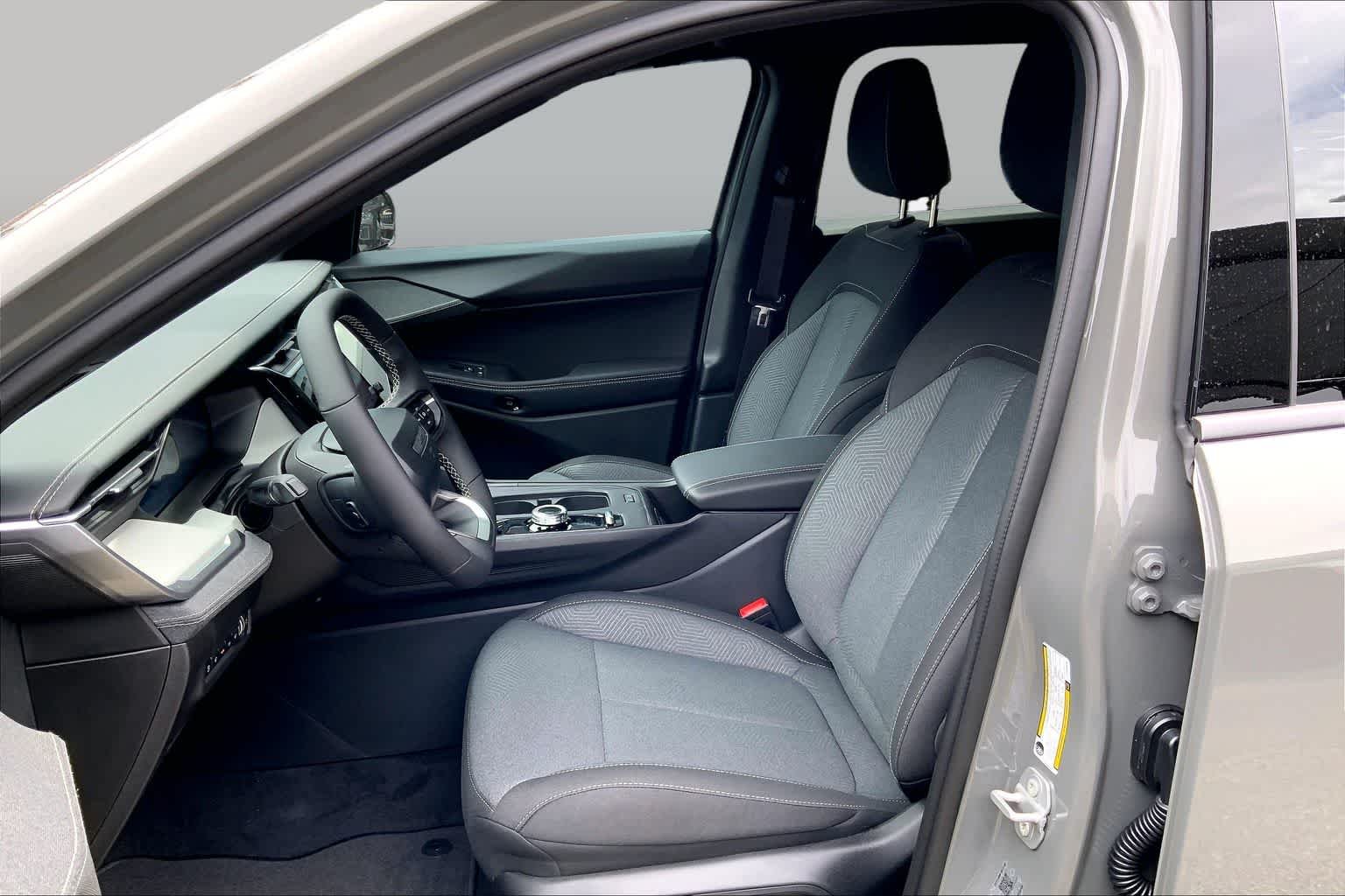 New 2026 Sting-Gray Clear-Coat Exterior Paint Jeep Laredo image 7
