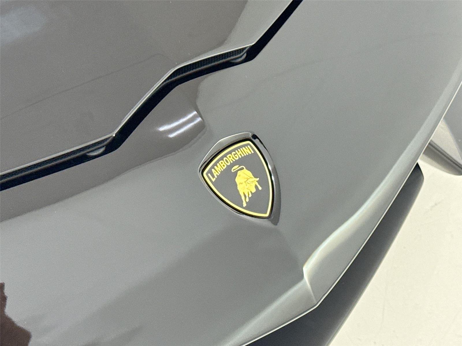 Used 2016 Nero Aldebaran Lamborghini LP 700-4 | Vorsteiner Carbon Wing | Carbon Interior image 31