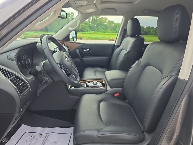 Used 2023 Gun Metallic Nissan SL image 18