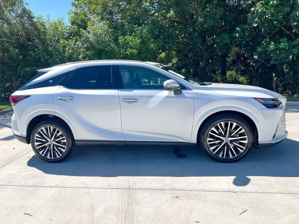 Used 2024 White Pearl Lexus 350 Premium Plus image 8