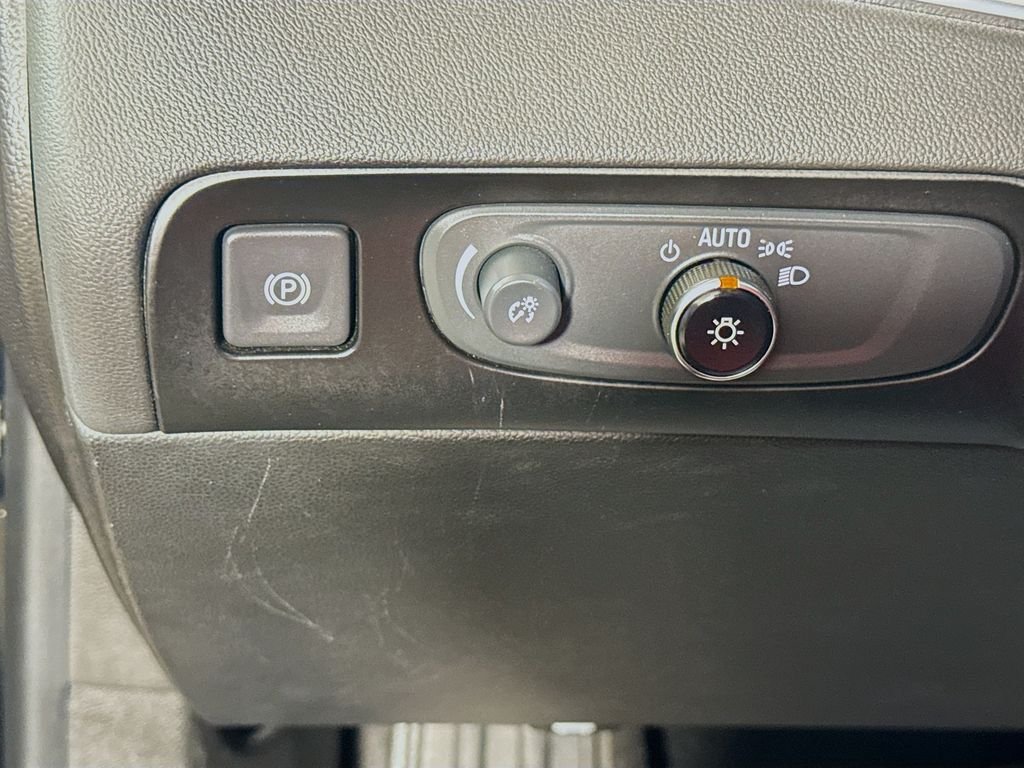 Used 2019 Ebony Twilight Metallic Buick Premium image 10