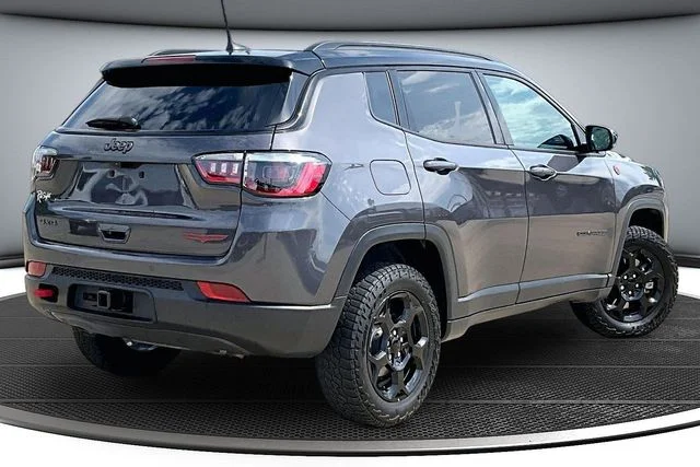Used 2024 Metallic Jeep Trailhawk image 6
