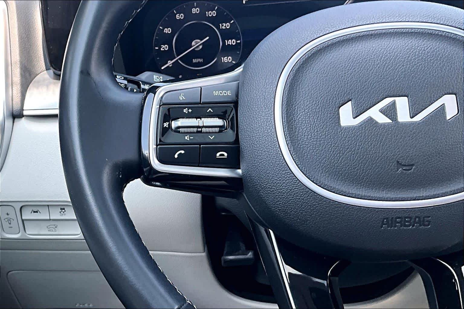 Used 2023 Glacial White Pearl Kia SX image 24