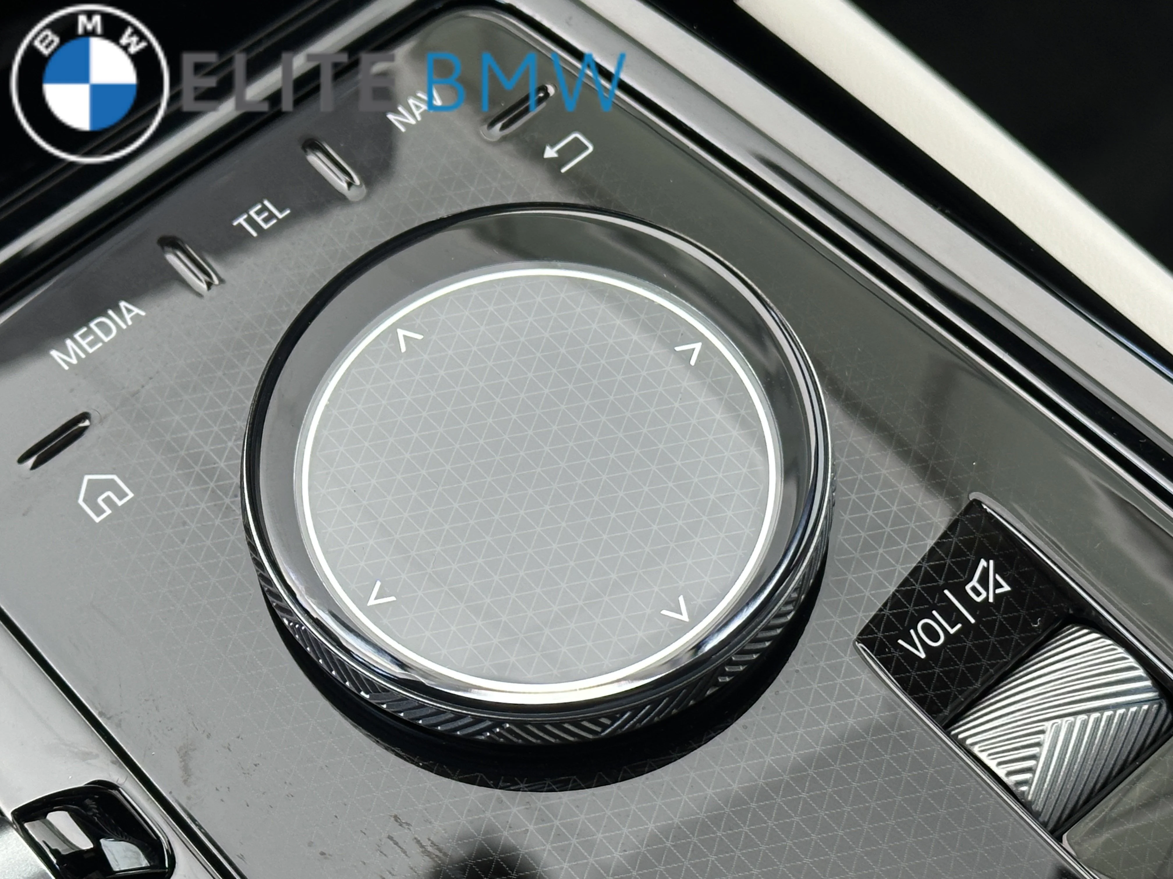 New 2026 Alpine White BMW 530i xDrive image 23