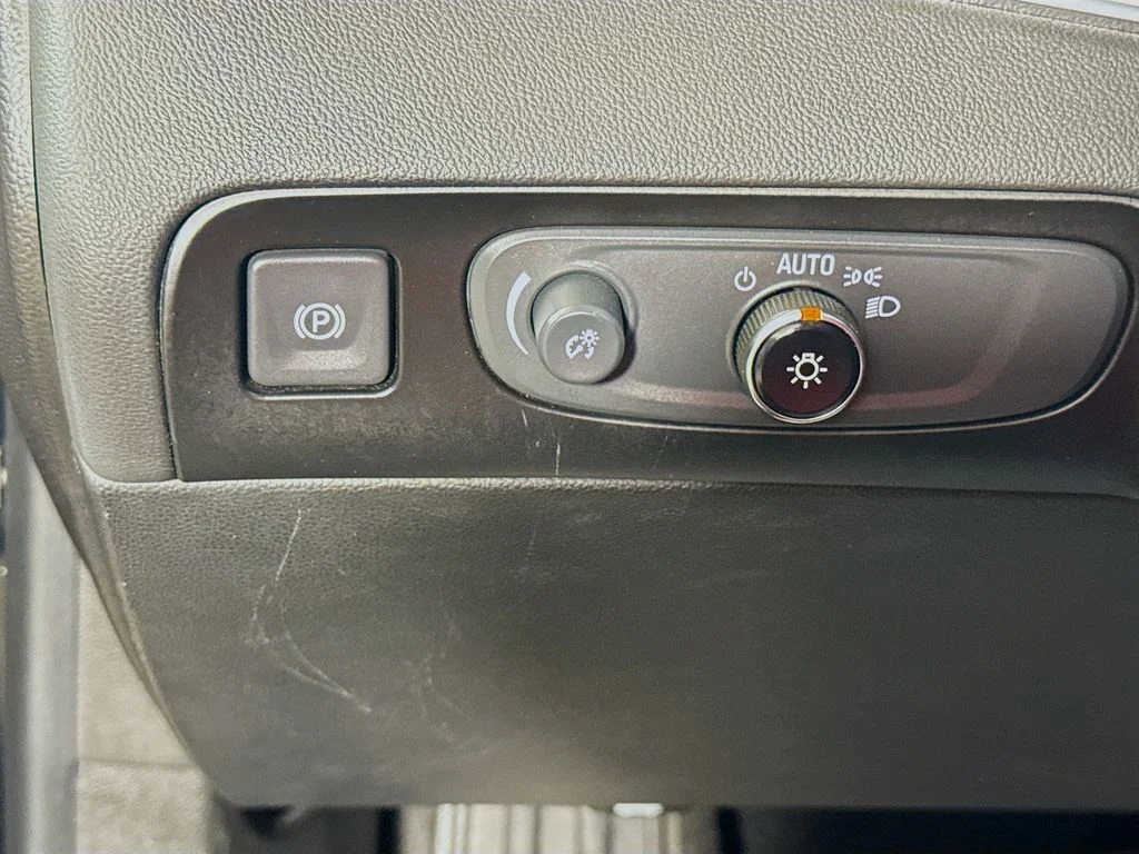 Used 2019 Ebony Twilight Metallic Buick Premium image 10