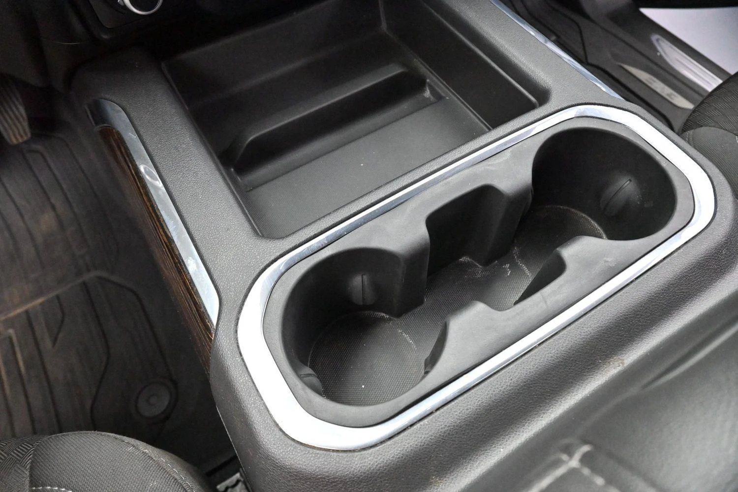 Used 2020 Onyx Black GMC Elevation image 25