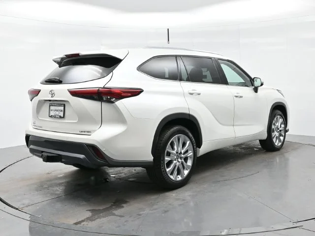 Used 2021 Blizzard Pearl Toyota Limited image 7