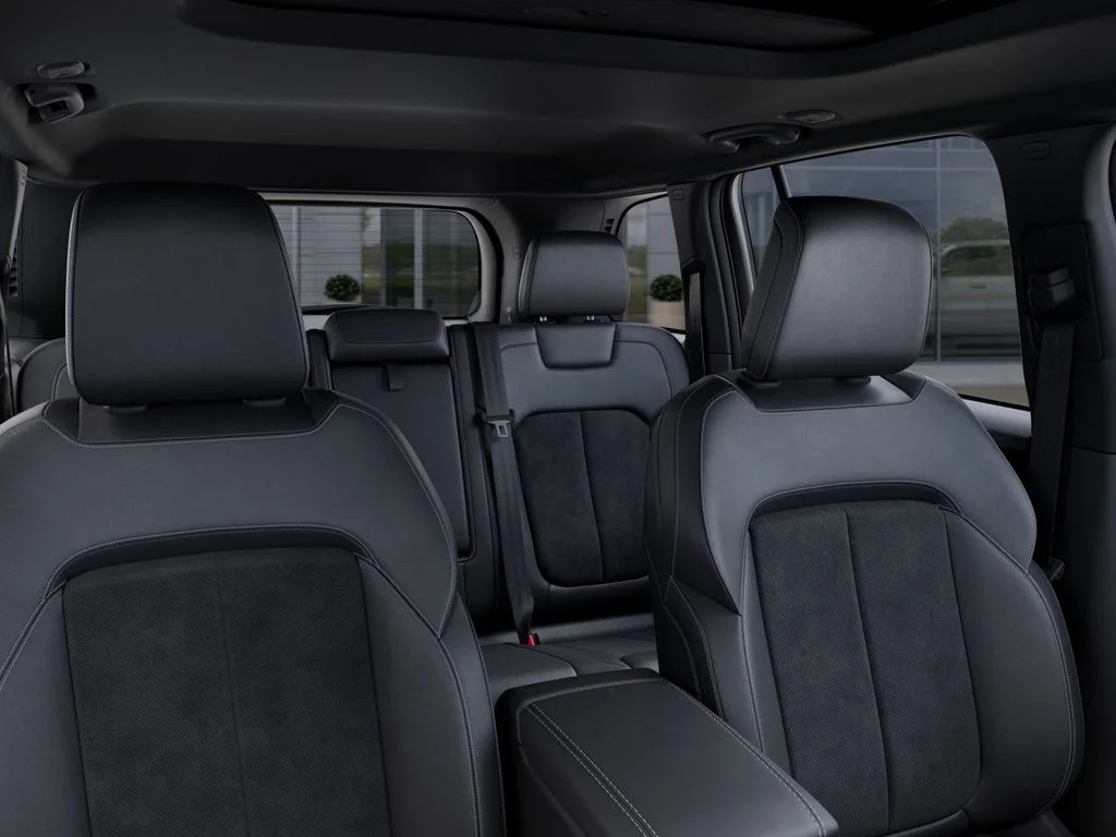 New 2026 Diamond Black Crystal Pearlcoat Jeep Altitude image 26