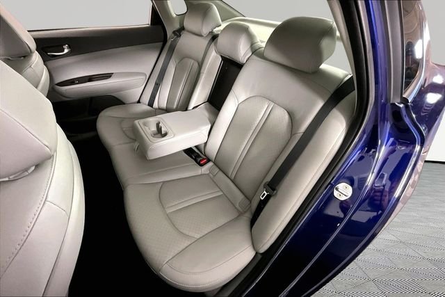 Used 2017 Blue Kia EX image 19