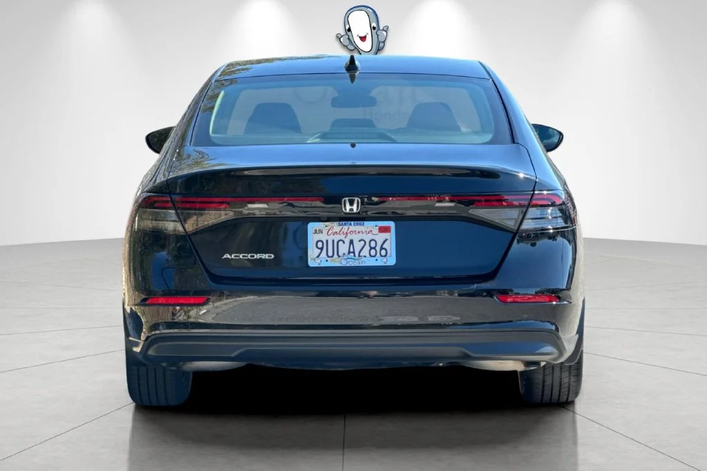 Used 2025 Crystal Black Pearl Honda SE image 5