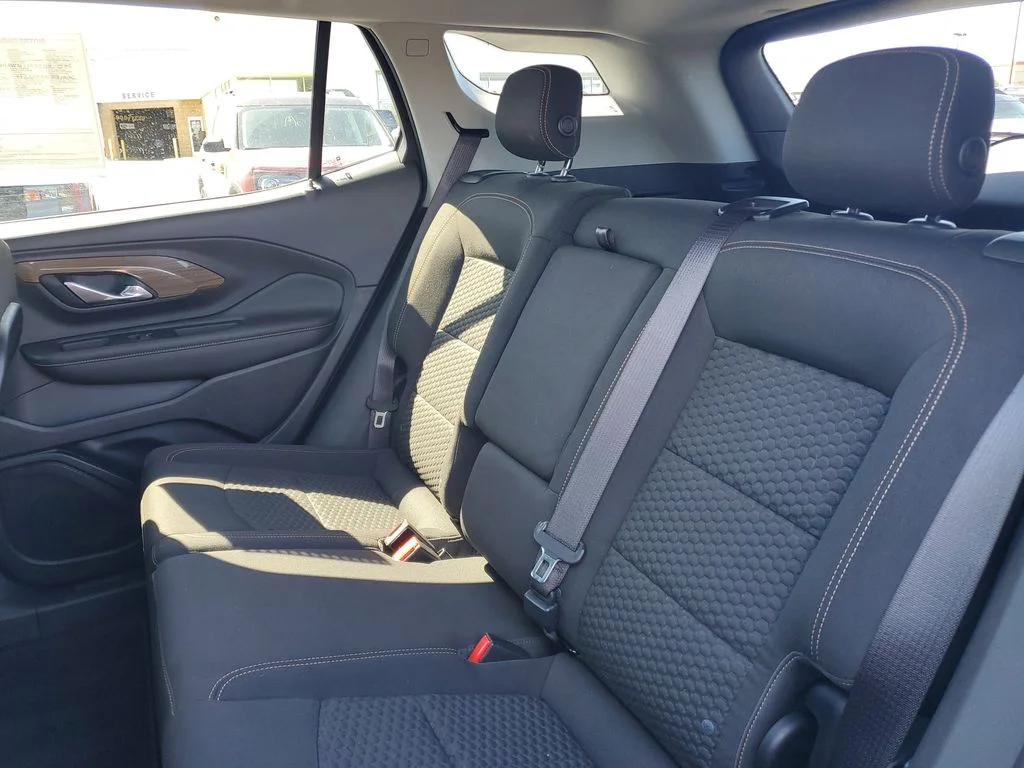 Used 2018 Ebony Twilight Metallic GMC SLE image 25