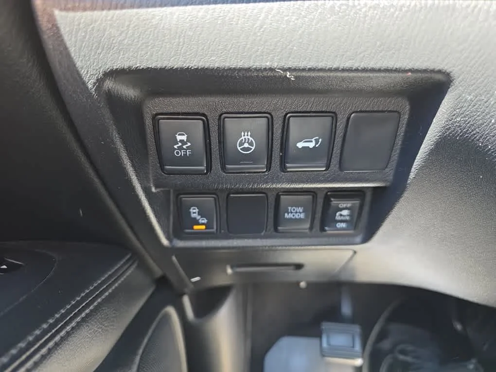 Used 2019 Magnetic Black Pearl Nissan SL image 16