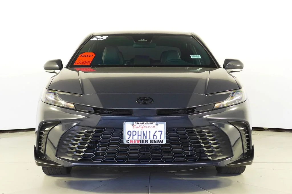 Used 2025  Toyota SE image 3