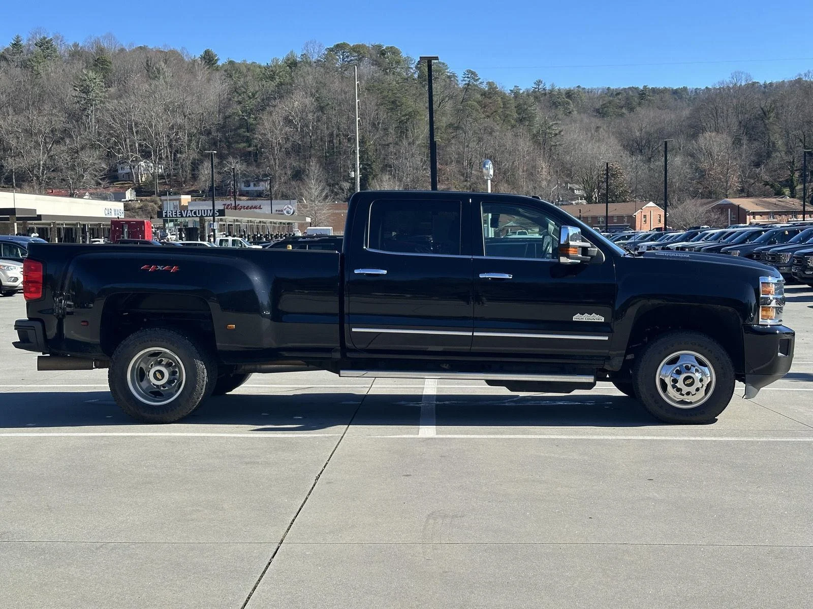 Used 2018 Black Chevrolet High Country image 8