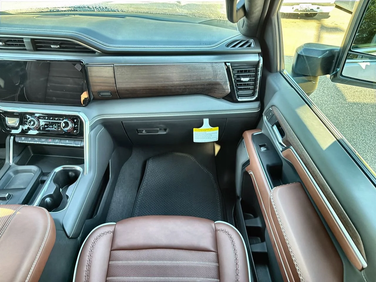 New 2026 Glacier White Tricoat GMC Denali Ultimate image 24