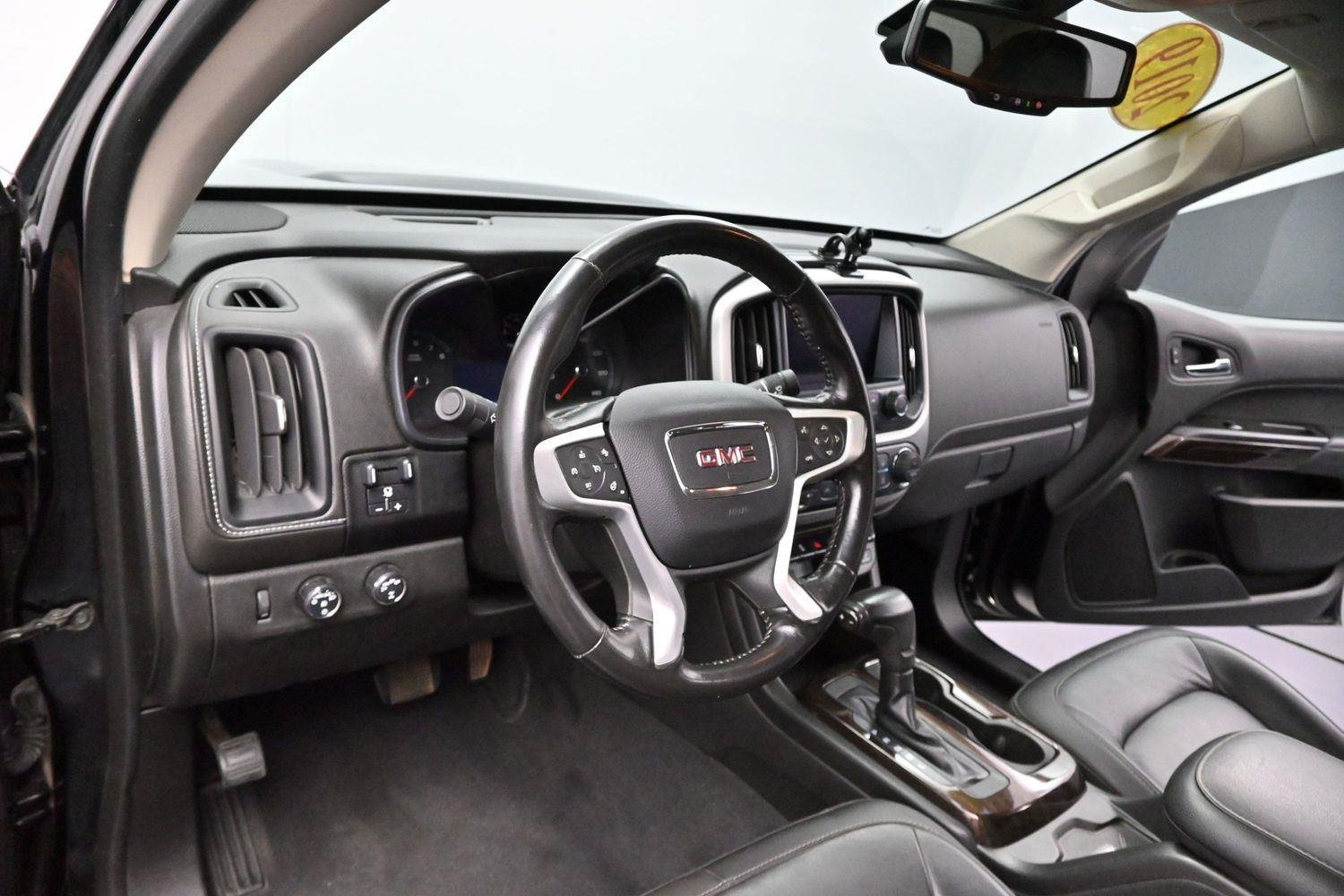 Used 2019 Onyx Black GMC 4WD SLT image 16