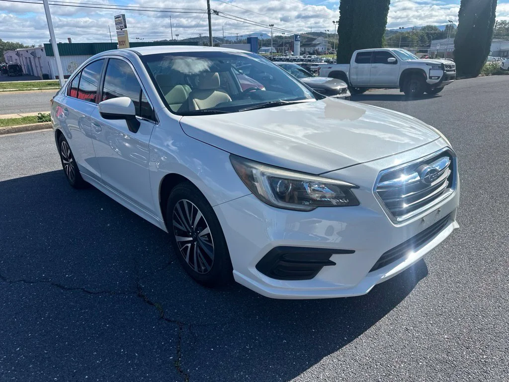 Used 2018 Crystal White Pearl Subaru 2.5i image 1