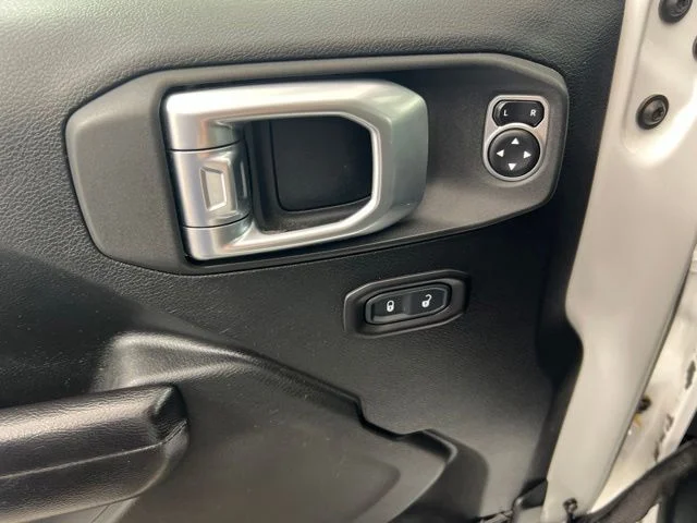 Used 2020 White Jeep Sport S image 15