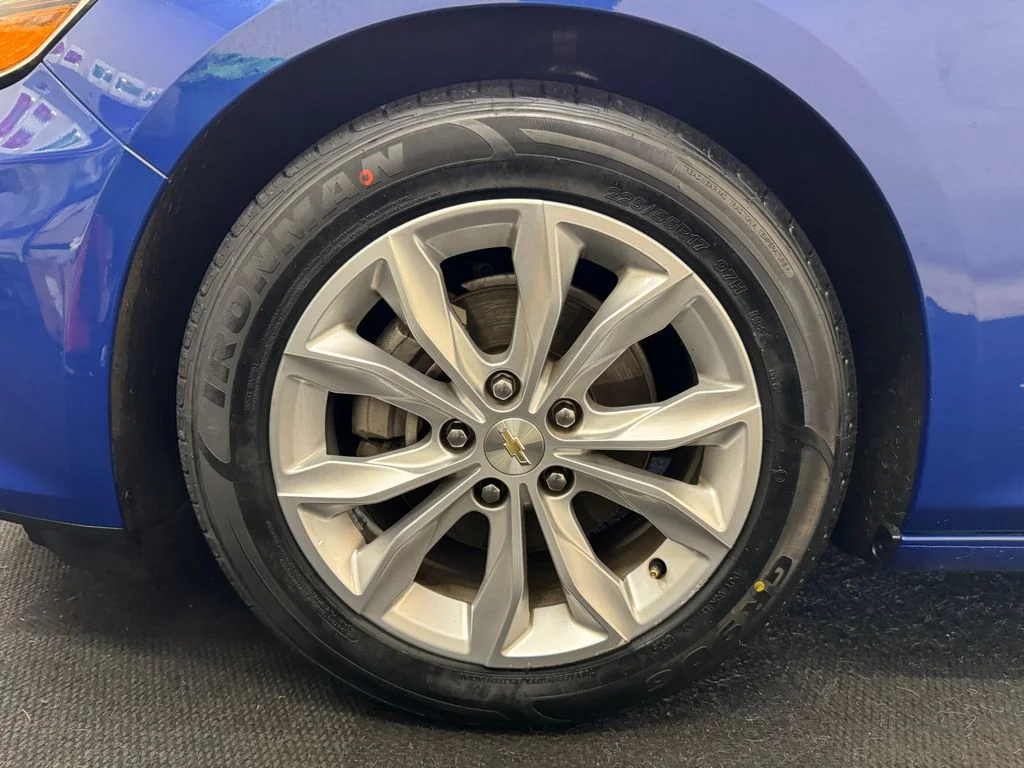 Used 2023 Blue Chevrolet LT image 12