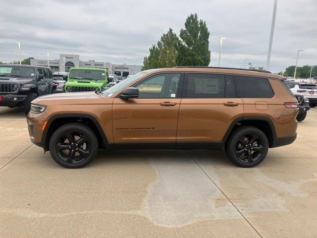 New 2026 Copper Shino Metallic Clear-Coat Exterior Paint Jeep Limited image 4