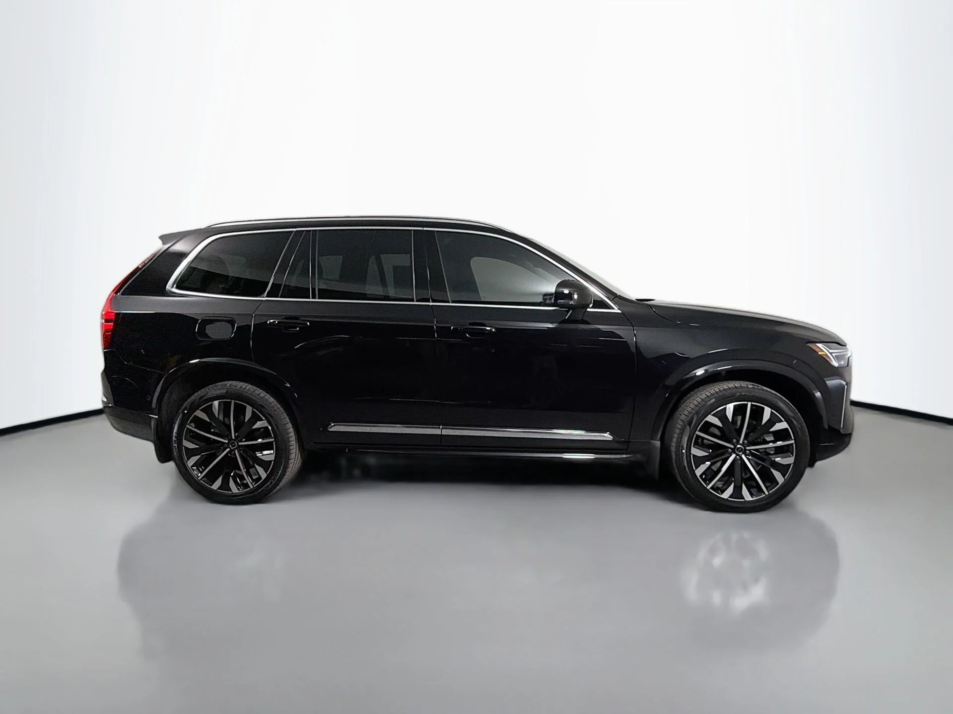New 2026 Black Volvo T8 Ultra image 4