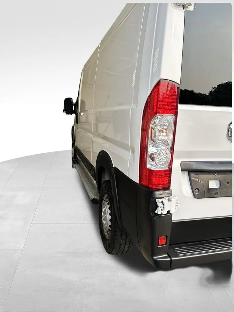 Used 2025 White Ram Base image 10