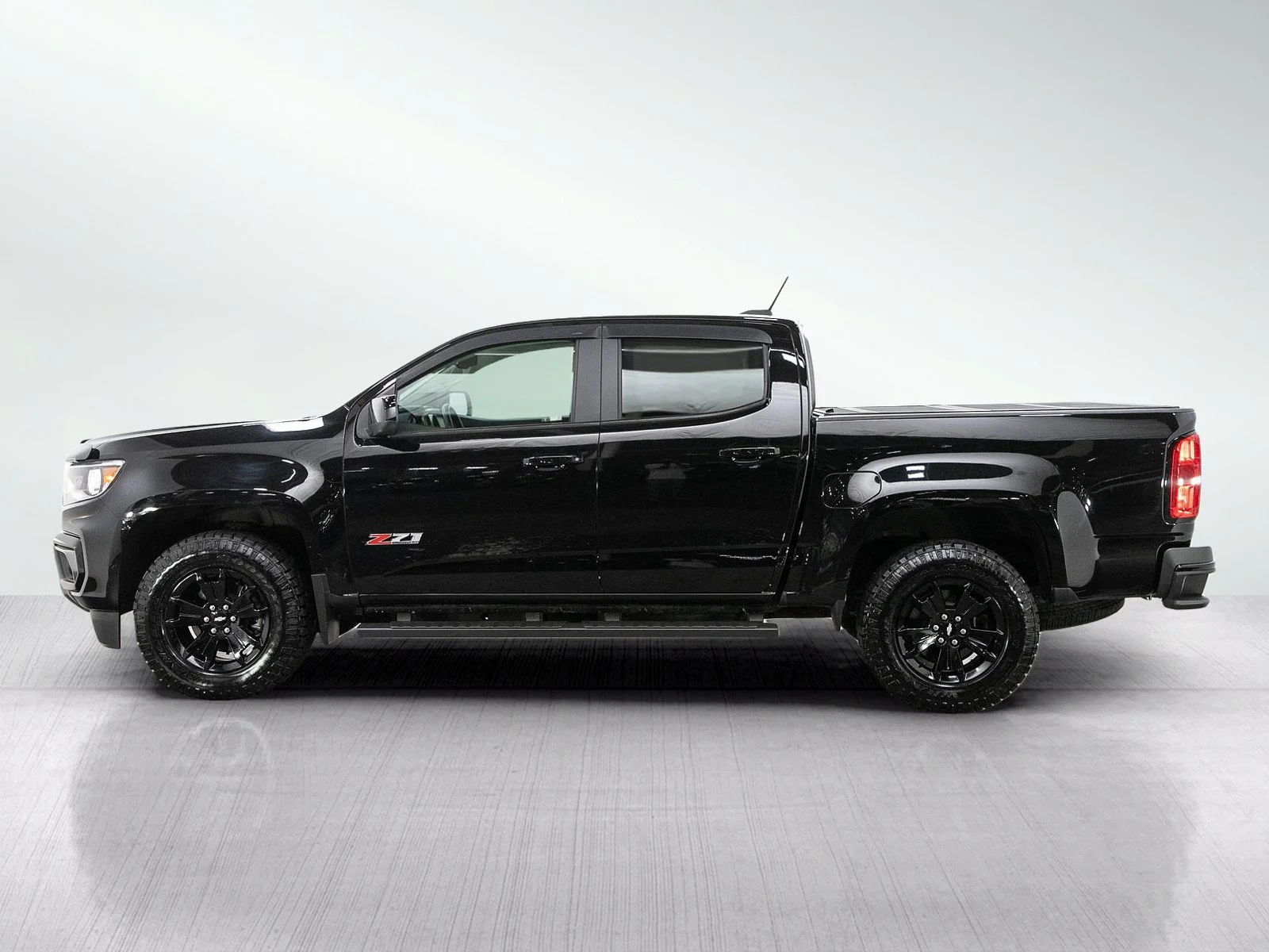 Used 2022 Chevrolet Colorado Z71 with VIN 1GCGTDEN7N1156197 for sale in Roseville, Minnesota