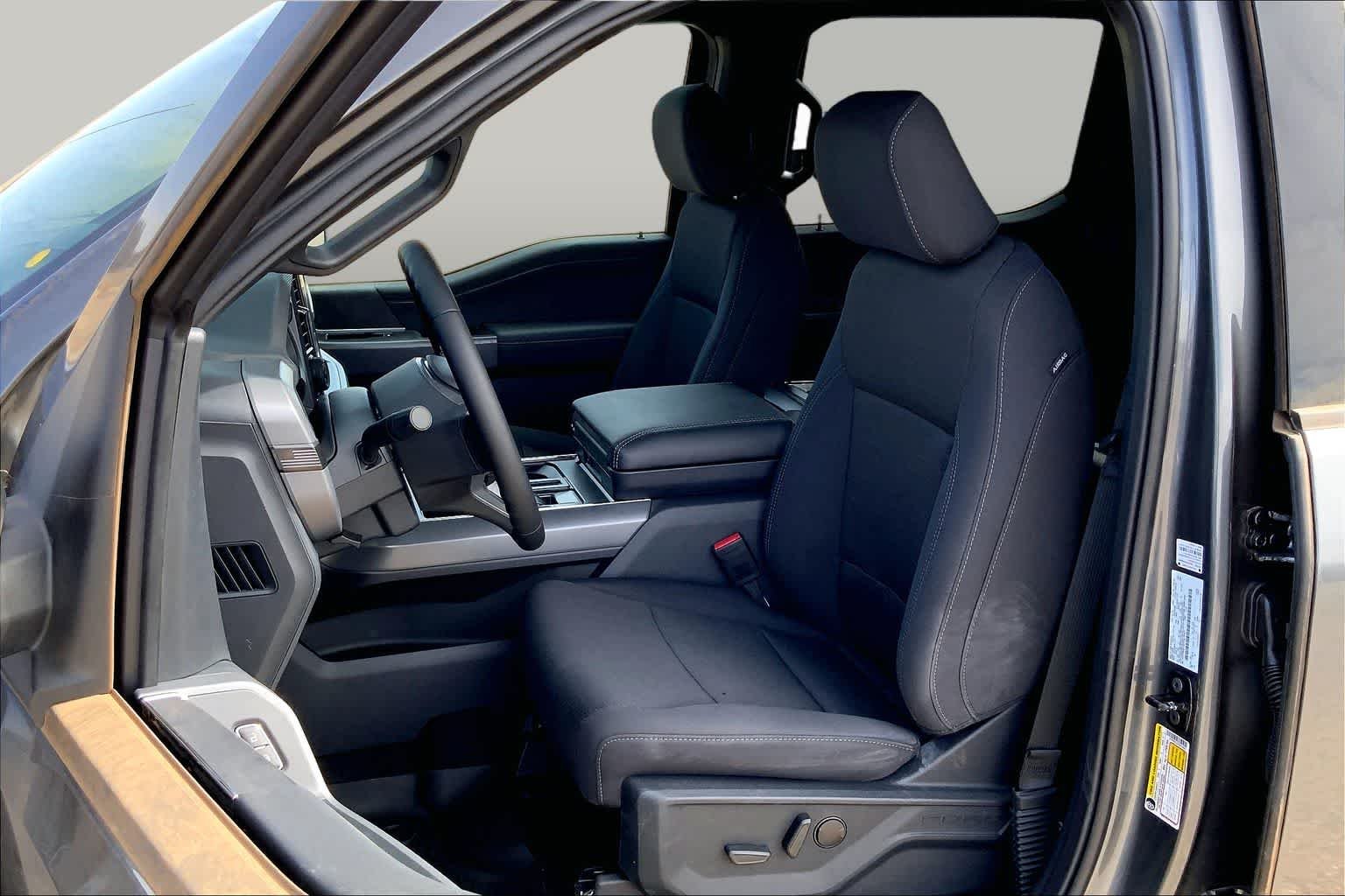 New 2026 Carbonized Gray Metallic Ford XLT image 9
