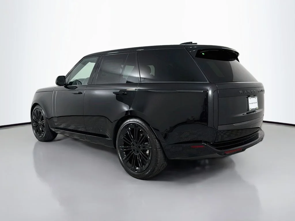 New 2026 Santorini Black Land Rover SE image 7