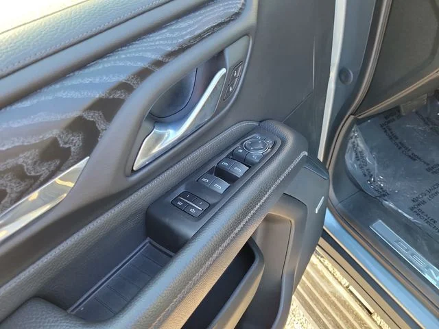 Used 2023 Silver GMC Denali image 17
