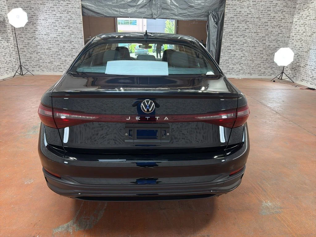 Used 2025 Black Volkswagen 1.5T Sport image 6