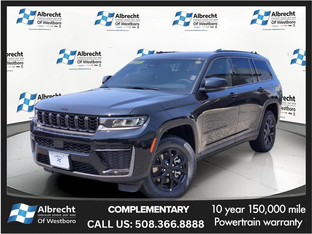 New 2026 Diamond Black Crystal Pearl-Coat Exterior Paint Jeep Altitude image 1