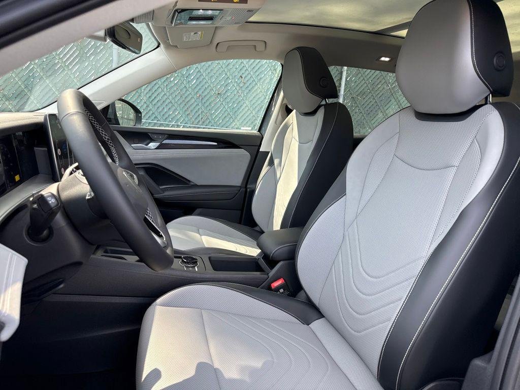New 2026 Platinum Gray Metallic Volkswagen 2.0T SE image 12