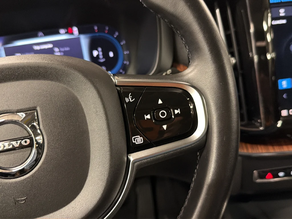 2024 Volvo XC60 Plus - Photo 38